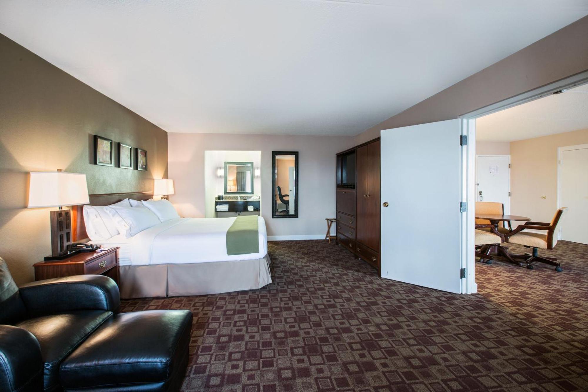 Express Schaumburg-rolling Meadows By Ihg Hotel 3*