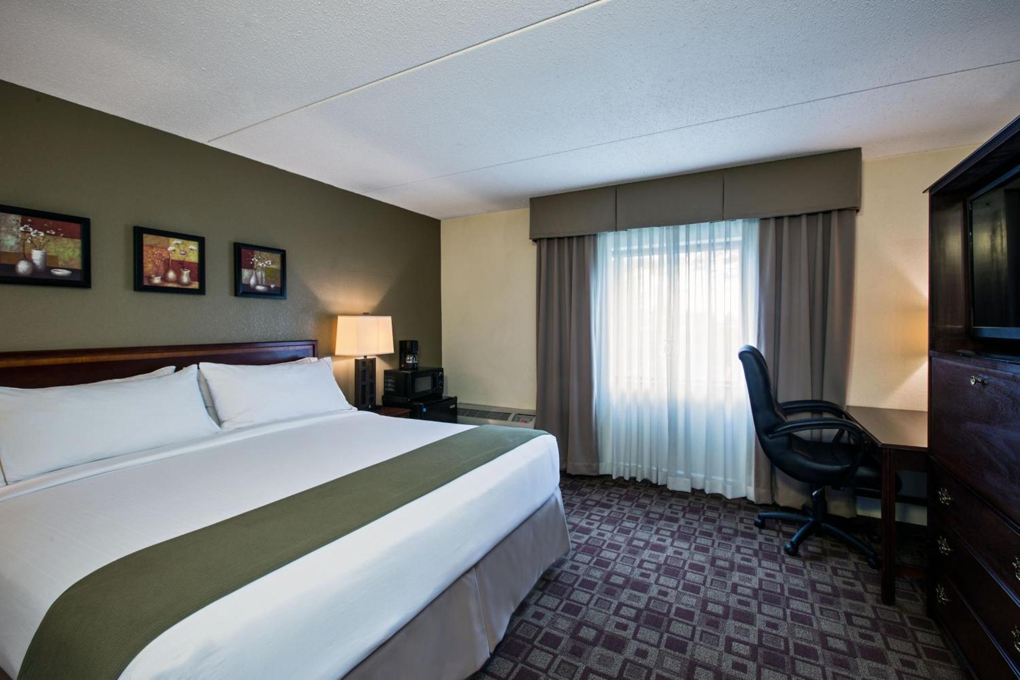 Hotel Express Schaumburg-rolling Meadows By Ihg
