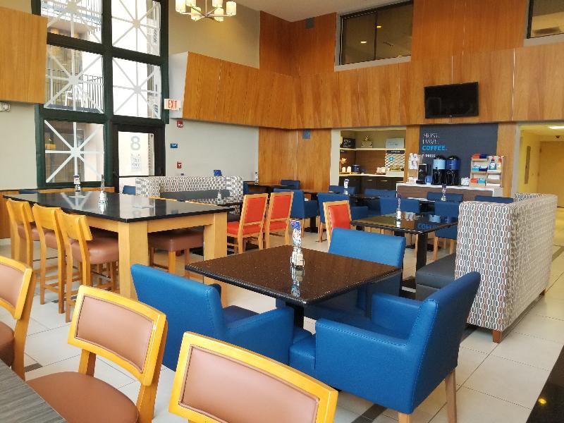 Hotel Express Schaumburg-rolling Meadows By Ihg 3*